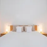 Alure Residences 2 - 24h Self Check-in & Private Parking Next To The Building Included, Center Right On Snp Square In A Quiet Passage, New Building, In Town