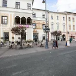Alure Residences 2 - 24h Self Check-in & Private Parking Next To The Building Included, Center Right On Snp Square In A Quiet Passage, New Building, In Town アパート バンスカー・ビストリツァ
