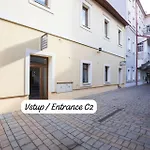 Alure Residences 2 - 24h Self Check-in & Private Parking Next To The Building Included, Center Right On Snp Square In A Quiet Passage, New Building, In Town アパート *