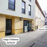 Alure Residences 2 - 24h Self Check-in & Private Parking Next To The Building Included, Center Right On Snp Square In A Quiet Passage, New Building, In Town