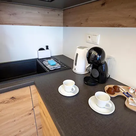 Alure Residences 2 - 24h Self Check-in & Private Parking Next To The Building Included, Center Right On Snp Square In A Quiet Passage, New Building, In Town バンスカー・ビストリツァ