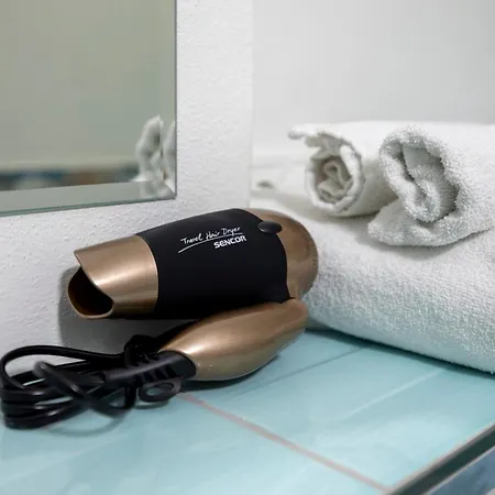 Alure Residences 2 - 24h Self Check-in & Private Parking Next To The Building Included, Center Right On Snp Square In A Quiet Passage, New Building, In Town