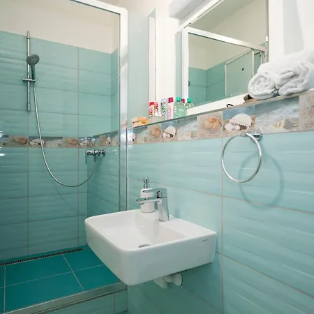 Alure Residences 2 - 24h Self Check-in & Private Parking Next To The Building Included, Center Right On Snp Square In A Quiet Passage, New Building, In Town Apartment