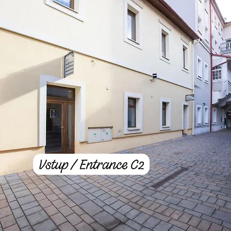 Alure Residences 2 - 24h Self Check-in & Private Parking Next To The Building Included, Center Right On Snp Square In A Quiet Passage, New Building, In Town Apartment *