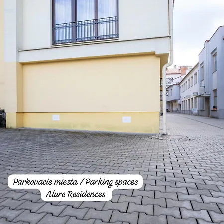 Alure Residences 2 - 24h Self Check-in & Private Parking Next To The Building Included, Center Right On Snp Square In A Quiet Passage, New Building, In Town Daire *