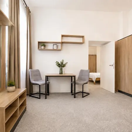 Alure Residences 2 - 24h Self Check-in & Private Parking Next To The Building Included, Center Right On Snp Square In A Quiet Passage, New Building, In Town Apartment