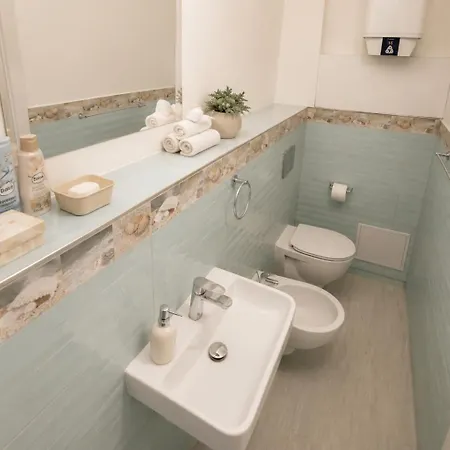 Apartment Alure Residences 2 - 24h Self Check-in & Private Parking Next To The Building Included, Center Right On Snp Square In A Quiet Passage, New Building, In Town