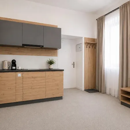 Alure Residences 2 - 24h Self Check-in & Private Parking Next To The Building Included, Center Right On Snp Square In A Quiet Passage, New Building, In Town