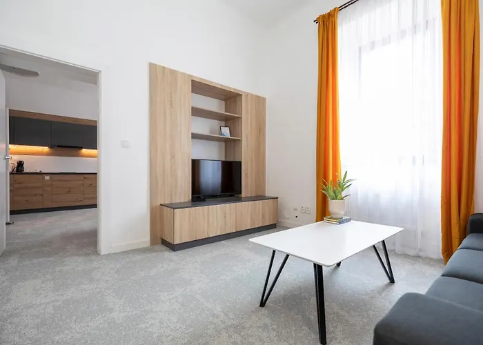 Alure Residences 2 - 24h Self Check-in & Private Parking Next To The Building Included, Center Right On Snp Square In A Quiet Passage, New Building, In Town *