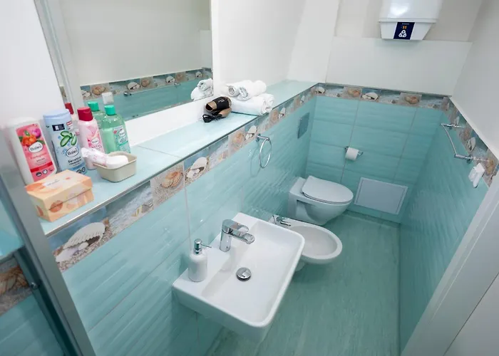 Alure Residences 2 - 24h Self Check-in & Private Parking Next To The Building Included, Center Right On Snp Square In A Quiet Passage, New Building, In Town *