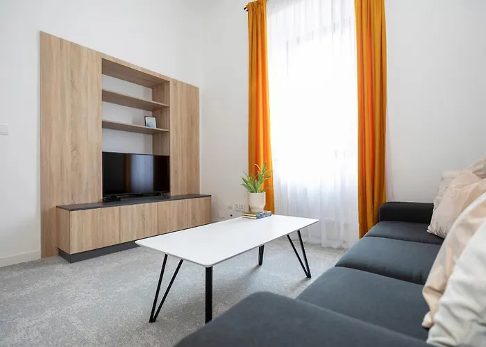 דירה Alure Residences 2 - 24h Self Check-in & Private Parking Next To The Building Included, Center Right On Snp Square In A Quiet Passage, New Building, In Town *