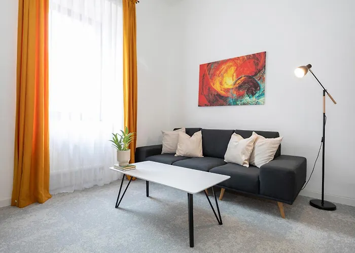 Appartement Alure Residences 2 - 24h Self Check-in & Private Parking Next To The Building Included, Center Right On Snp Square In A Quiet Passage, New Building, In Town