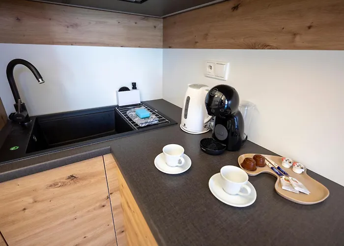 Alure Residences 2 - 24h Self Check-in & Private Parking Next To The Building Included, Center Right On Snp Square In A Quiet Passage, New Building, In Town באנסקה ביסטריצה