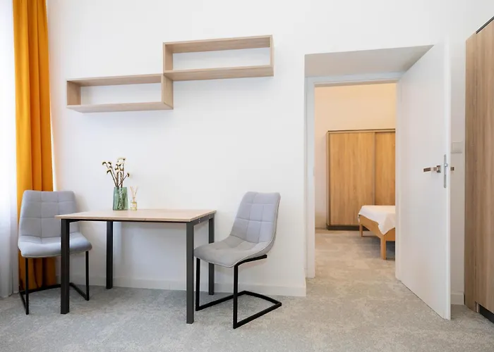 Alure Residences 2 - 24h Self Check-in & Private Parking Next To The Building Included, Center Right On Snp Square In A Quiet Passage, New Building, In Town באנסקה ביסטריצה