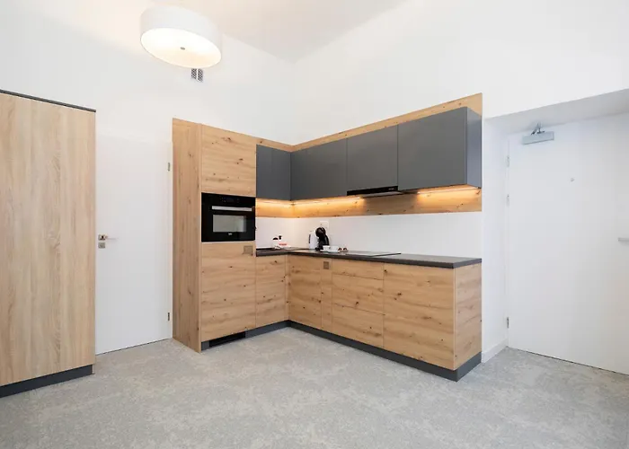 דירה Alure Residences 2 - 24h Self Check-in & Private Parking Next To The Building Included, Center Right On Snp Square In A Quiet Passage, New Building, In Town *