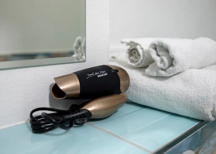 Alure Residences 2 - 24h Self Check-in & Private Parking Next To The Building Included, Center Right On Snp Square In A Quiet Passage, New Building, In Town