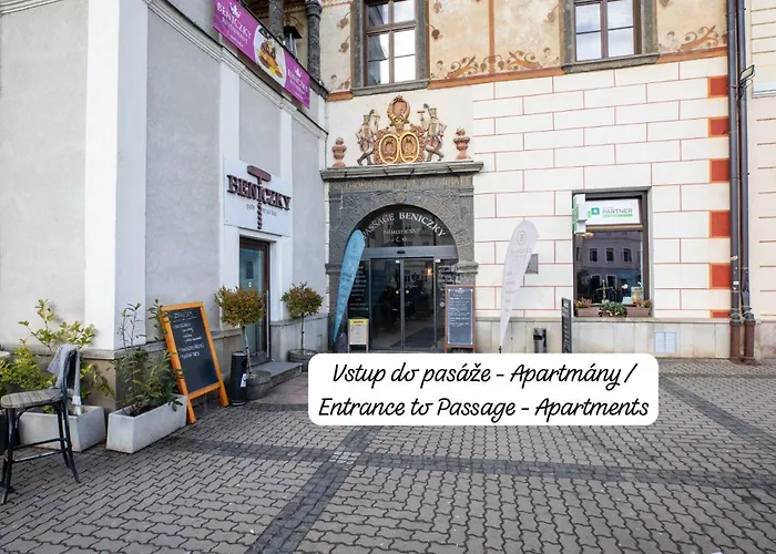 Alure Residences 2 - 24h Self Check-in & Private Parking Next To The Building Included, Center Right On Snp Square In A Quiet Passage, New Building, In Town * באנסקה ביסטריצה