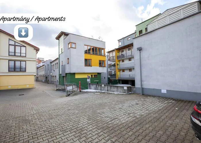 Alure Residences 2 - 24h Self Check-in & Private Parking Next To The Building Included, Center Right On Snp Square In A Quiet Passage, New Building, In Town Appartement *